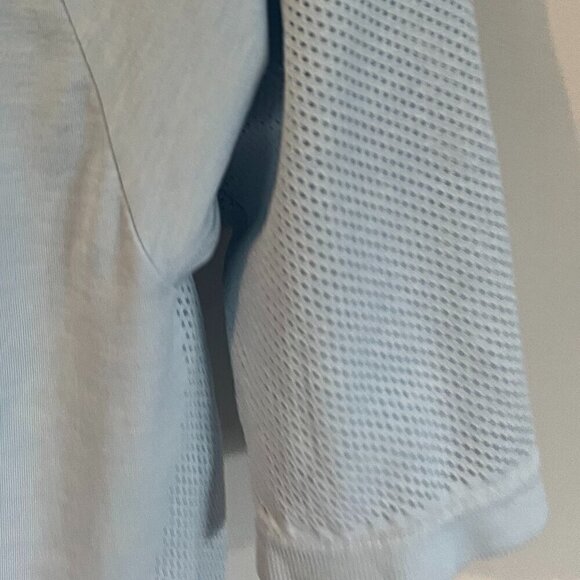 Sweaty Betty Blue Perforated Shirt Top Size Large Activewear - Picture 5 of 5